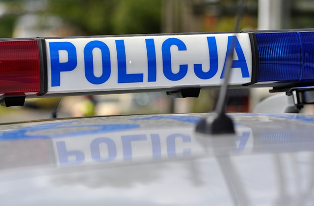 Sąd Rejonowy w Piasecznie skazał Henryka Rytkę, zwanego Łomiarzem na 7 lat więzienia. Łomiarz miał ponad dwa lata temu obrabować i pobić kobietę. Czynu dokonał w marcu 2009, pół roku po wyjściu z więzienia, gdzie odbywał karę za napady i rabunki. Dziś odpowiadał z wolnej stopy. Po ogłoszeniu wyroku, Łomiarza na sali sądu aresztowała policja.