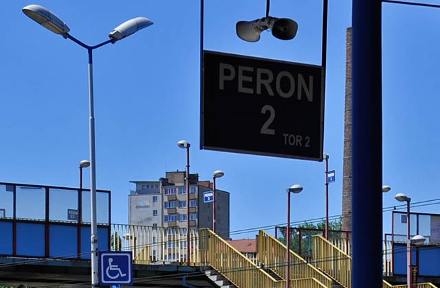 Dziś rozmowy ostatniej szansy w sprawie uniknięcia kolejnego strajku na kolei. O godz 18 w siedzibie Federacji Związków Zawodowych Pracowników PKP spotkają się przedstawiciele zarządu, związkowcy i podobnie jak tydzień temu minister infrastruktury oraz szef sejmowej komisji infrastruktury. Obie strony liczą na porozumienie choć ustąpić nie zamierzają.