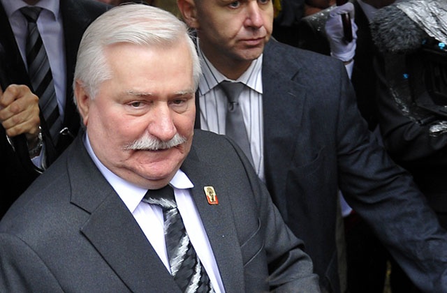 Wbrew zapowiedziom, Lech Wałęsa nie poleciał do Brukseli na uroczystość nadania imienia Solidarności 1980 placowi przy Parlamencie Europejskim.