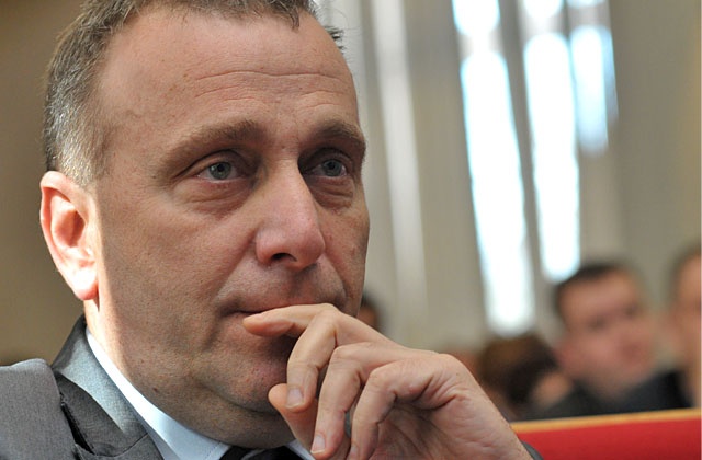Marszałek Sejmu wykluczył powyborczą koalicję PO z Ruchem Palikota czy Prawem i Sprawiedliwością. Grzegorz Schetyna, który dziś przebywał w Słupsku podkreślił, że dla Platformy Obywatelskiej wciąż ważnym celem jest zmiana ordynacji wyborczej na okręgi jednomandatowe.