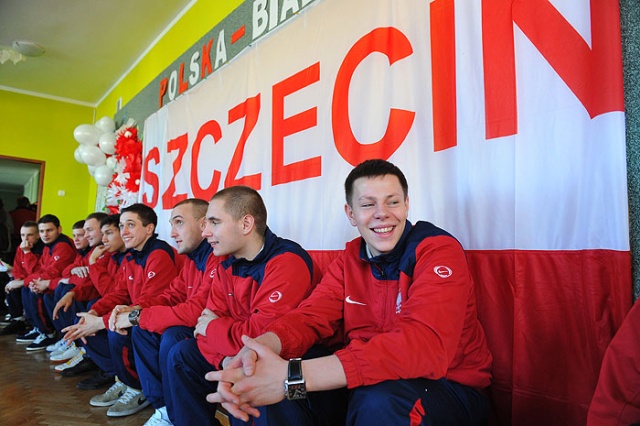 Kadra w Źródełku - fot. Łukasz Szełemej [PR Szczecin] Reprezentanci Polski zagrali z przedszkolakami [WIDEO, ZDJĘCIA]