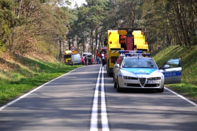 Wszyscy ranni to pasażerowie autobusu, którym jechało 57 osób. Fot. Łukasz Szełemej [PR Szczecin] Stargard: 24 osoby ranne w wypadku autobusu [WIDEO, ZDJĘCIA]