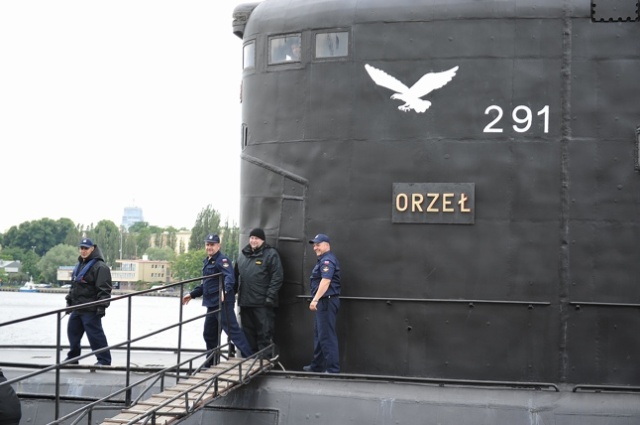 Pierwsze jednostki przypływają do Szczecina na Dni Morza. Choć oficjalnie impreza rozpoczyna się w piątek, już dziś do portu wpłynęły okręty Marynarki Wojennej. Fot. Łukasz Szełemej [PR Szczecin] Okręty Marynarki Wojennej już są [WIDEO, ZDJĘCIA]