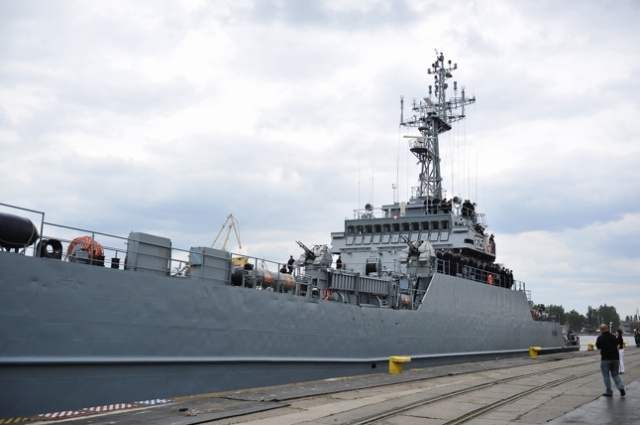 Pierwsze jednostki przypływają do Szczecina na Dni Morza. Choć oficjalnie impreza rozpoczyna się w piątek, już dziś do portu wpłynęły okręty Marynarki Wojennej. Fot. Łukasz Szełemej [PR Szczecin] Okręty Marynarki Wojennej już są [WIDEO, ZDJĘCIA]