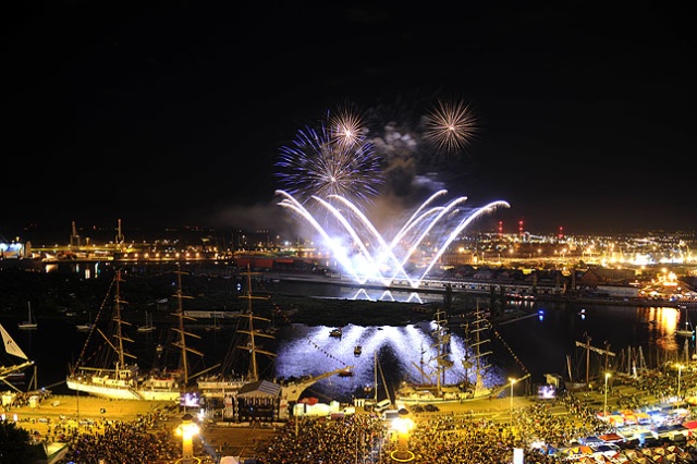 Fajerwerki. Fot. Łukasz Szełemej [PR Szczecin] Dni Morza na Wałach Chrobrego [ZDJĘCIA]