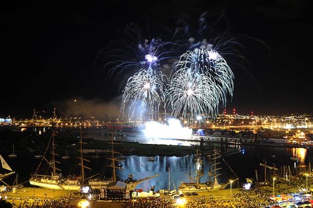 Fajerwerki. Fot. Łukasz Szełemej [PR Szczecin] Dni Morza na Wałach Chrobrego [ZDJĘCIA]