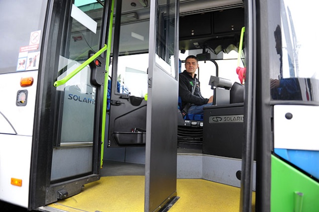Ostatnie chwile przed rajdem Baja Poland 2012. Fot. Łukasz Szełemej [PR Szczecin] Hołowczyc i Małysz za kierownicą autobusu [WIDEO, ZDJĘCIA]