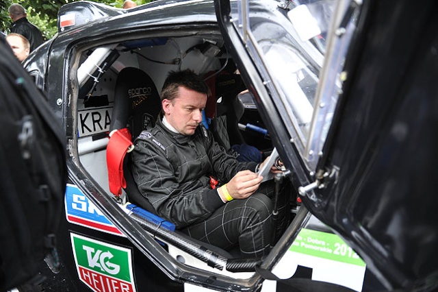 60 zawodników rajdu Baja Poland wystartowało z placu Żołnierza Polskiego w Szczecinie. Fot. Łukasz Szełemej [PR Szczecin] Baja Ruszyła! [WIDEO, ZDJĘCIA]