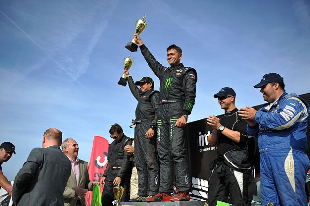 Krzysztof Hołowczyc wygrał rozgrywany w Szczecinie i regionie rajd Baja Poland. Fot. Łukasz Szełemej [PR Szczecin] Rajd Baja: Hołowczyc pierwszy! [ZDJĘCIA]