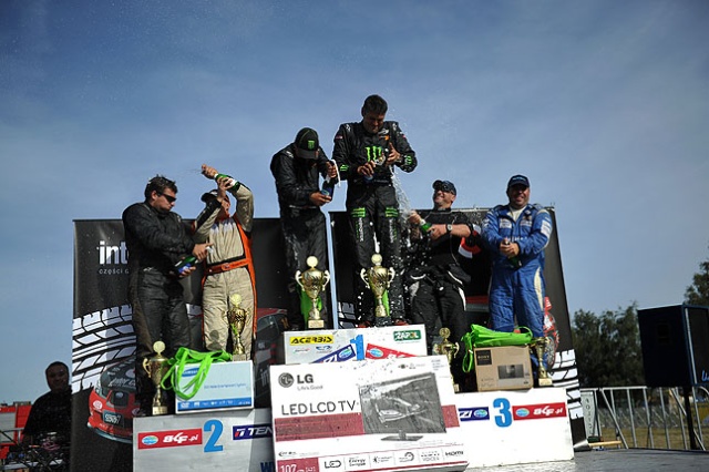 Krzysztof Hołowczyc wygrał rozgrywany w Szczecinie i regionie rajd Baja Poland. Fot. Łukasz Szełemej [PR Szczecin] Rajd Baja: Hołowczyc pierwszy! [ZDJĘCIA]