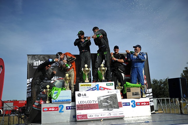Krzysztof Hołowczyc wygrał rozgrywany w Szczecinie i regionie rajd Baja Poland. Fot. Łukasz Szełemej [PR Szczecin] Rajd Baja: Hołowczyc pierwszy! [ZDJĘCIA]