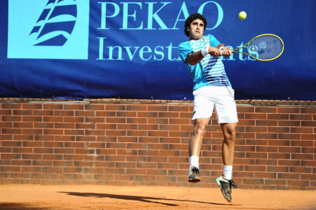 F. Arguello (ARG - biały) vs J. Mertl (CZE - niebieski). Fot. Łukasz Szełemej [PR Szczecin] Pekao Open: Panfil pokonał Niemca [DUŻO ZDJĘĆ]