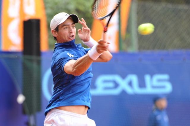 G. Andreozzi (ARG - biały) vs T. Schoorel (ARG - niebieski). Fot. Łukasz Szełemej [PR Szczecin] Pekao Open: Panfil pokonał Niemca [DUŻO ZDJĘĆ]