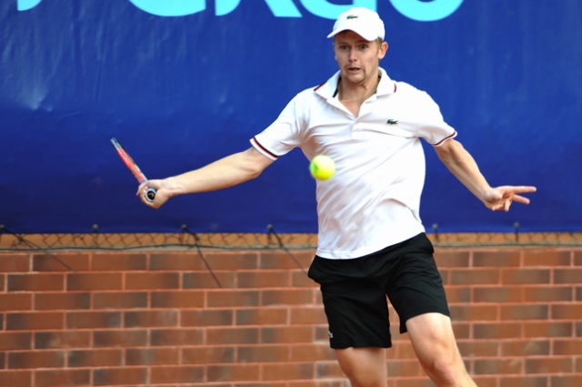 G. Naso (ITA - biały) vs A. Golubev (KAZ - biały z czapką). Fot. Łukasz Szełemej [PR Szczecin] Pekao Open: Panfil pokonał Niemca [DUŻO ZDJĘĆ]