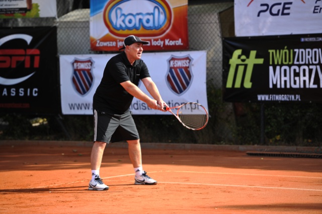 Polskie gwiazdy filmu, teatru i kabaretu można zobaczyć na kortach przy al. Wojska Polskiego w Szczecinie. Fot. Łukasz Szełemej [PR Szczecin] Gwiazdy na kortach! Turniej Artystów [DUŻO ZDJĘĆ]