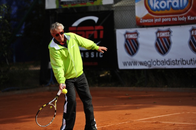 Polskie gwiazdy filmu, teatru i kabaretu można zobaczyć na kortach przy al. Wojska Polskiego w Szczecinie. Fot. Łukasz Szełemej [PR Szczecin] Gwiazdy na kortach! Turniej Artystów [DUŻO ZDJĘĆ]
