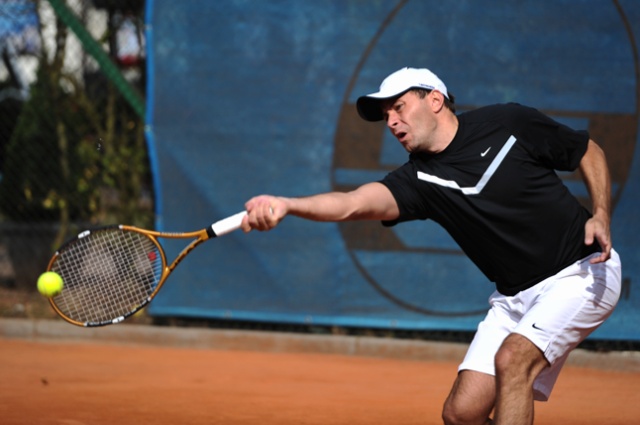 Polskie gwiazdy filmu, teatru i kabaretu można zobaczyć na kortach przy al. Wojska Polskiego w Szczecinie. Fot. Łukasz Szełemej [PR Szczecin] Gwiazdy na kortach! Turniej Artystów [DUŻO ZDJĘĆ]