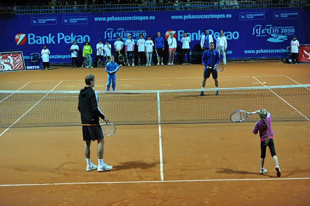 Frytka i Matka na korcie. Fot. Łukasz Szełemej [PR Szczecin] Frytka i Matka na korcie. Było show [ZDJĘCIA]