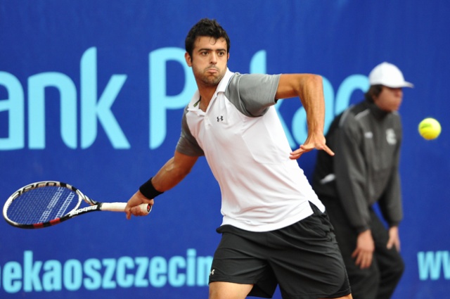 Hiszpan Inigo Cervantes (na zdj.) w drugim półfinale wygrał z Ukraińscem Ivanem Sergeyewem 7:5, 6:3. Fot. Łukasz Szełemej [PR Szczecin] Rumuńsko-hiszpański finał Pekao Szczecin Open [ZDJĘCIA]
