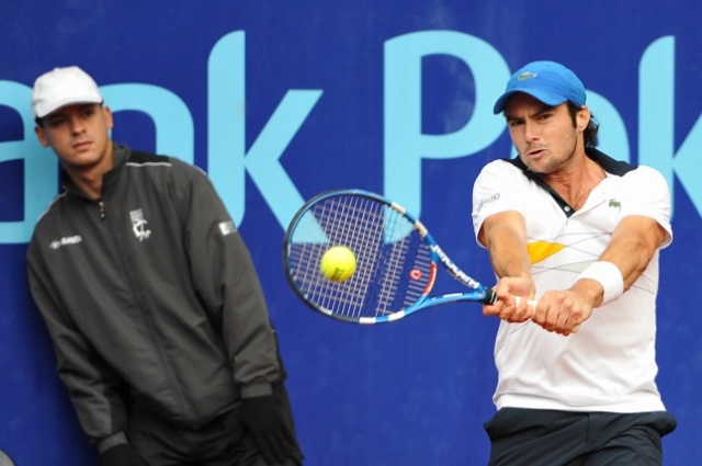 W pierwszym półfinale Rumun Victor Hanescu wygrał 6:3, 6:4 z Francuzem Jonathanem Dasnieresem de Veigy (na zdj). Fot. Łukasz Szełemej [PR Szczecin] Rumuńsko-hiszpański finał Pekao Szczecin Open [ZDJĘCIA]