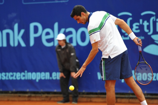 W pierwszym półfinale Rumun Victor Hanescu wygrał 6:3, 6:4 z Francuzem Jonathanem Dasnieresem de Veigy (na zdj). Fot. Łukasz Szełemej [PR Szczecin] Rumuńsko-hiszpański finał Pekao Szczecin Open [ZDJĘCIA]