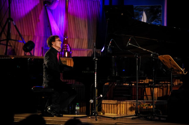 Francesco Bruno Quartet i Makoto Kuriya Trio wystąpili w niedzielę wieczorem w Filharmonii Szczecińskiej. Fot. Łukasz Szełemej [Radio Szczecin] Zmagania Jazzowe: Włoski styl i japońska fantazja [ZDJĘCIA]