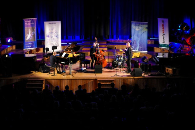 Francesco Bruno Quartet i Makoto Kuriya Trio wystąpili w niedzielę wieczorem w Filharmonii Szczecińskiej. Fot. Łukasz Szełemej [Radio Szczecin] Zmagania Jazzowe: Włoski styl i japońska fantazja [ZDJĘCIA]