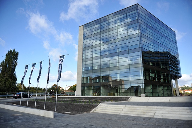 1600 osób w ciągu roku znajdzie pracę w szczecińskich "szklanych domach". Dobiega końca budowa drugiego wieżowca przy ulicy 1 Maja. Fot. Łukasz Szełemej [Radio Szczecin] Biznesowe wieżowce rozrastają się. Będzie też praca [ZDJĘCIA]