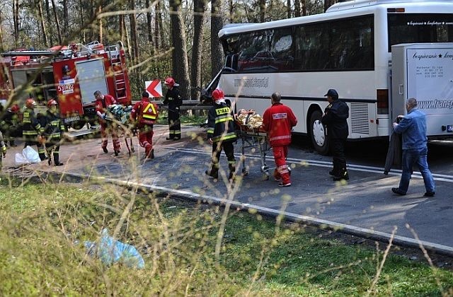 Sprawca katastrofy autokaru pozostanie na wolności