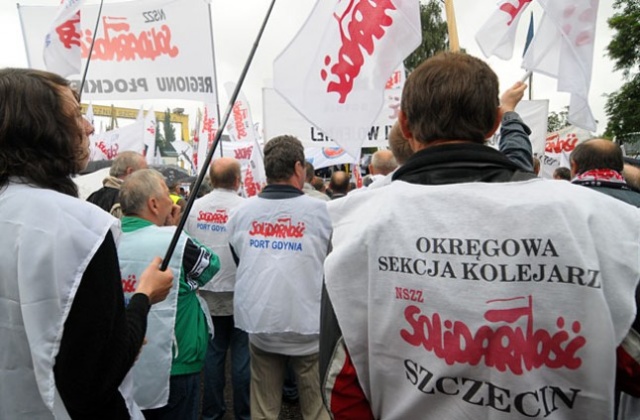 Blisko 20 minut próbował przekonać prezydenta do niepodpisywania ustawy emerytalnej szef Solidarności Piotr Duda - informuje TVN24.