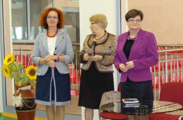 Sejm nie zgodził się na odwołanie minister edukacji narodowej - Krystyny Szumilas. Wniosek o wotum nieufności wobec minister, który złożyło PiS, a poparły Solidarna Polska i Ruch Palikota, został odrzucony dużą różnicą głosów.