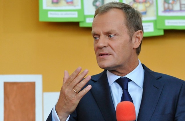 W Polsce nie możemy akceptować tego typu słów, nawet jeśli wypowiada je przywódca zaprzyjaźnionego z nami mocarstwa - powiedział w tvn 24 premier Donald Tusk, odnosząc się do wpadki prezydenta USA w sprawie polskich obozów śmierci. I dodał: - Te słowa dotknęły wszystkich Polaków: