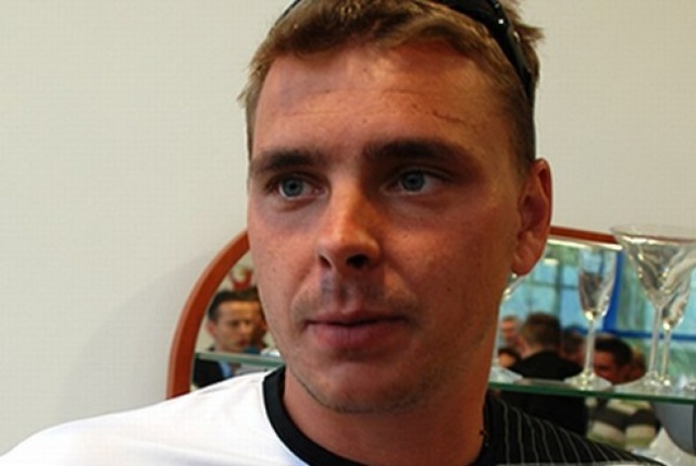 Marcin Matkowski i Mariusz Fyrstenberg awansowali do jednej ósmej finału wielkoszlemowego turnieju tenisowego French Open. Z turniejem w Paryżu pożegnała się natomiast Agnieszka Radwańska.
