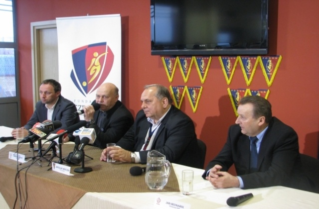 - Nie mamy się czego wstydzić - tak Grzegorz Lato ocenia organizację futbolowych Mistrzostw Europy przez Polskę i Ukrainę.