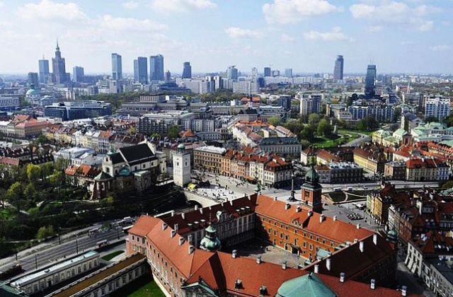 Warszawa jest najbardziej zakorkowanym dużym miastem w Europie - wynika z najnowszego barometru korkowego, polska stolica wyprzedziła w ten sposób Marsylię, Rzym czy Brukselę.