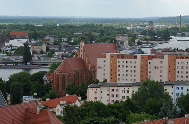 Średniowieczne freski odkryto podczas prac konserwatorskich we wnętrzu kościoła św. Jana Ewangelisty w Szczecinie. Naukowcy szacują, że znajdujące się na ścianach i sklepieniu świątyni malowidła, pochodzą z połowy XIV w.