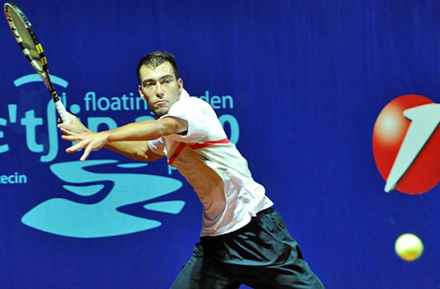 W grze pojedynczej turnieju Pekao Szczecin Open pozostaje Jerzy Janowicz, który w czwartek będzie walczył o awans do ćwierćfinału szczecińskiego challengera.