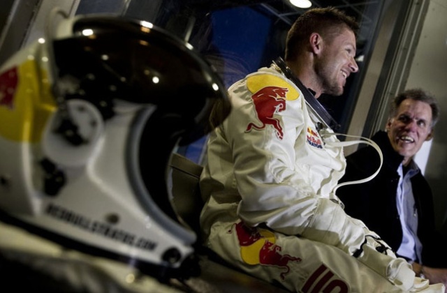 Dziś Austriak Felix Baumgartner spróbuje pokonać prędkość dźwięku skacząc z krawędzi kosmosu.
