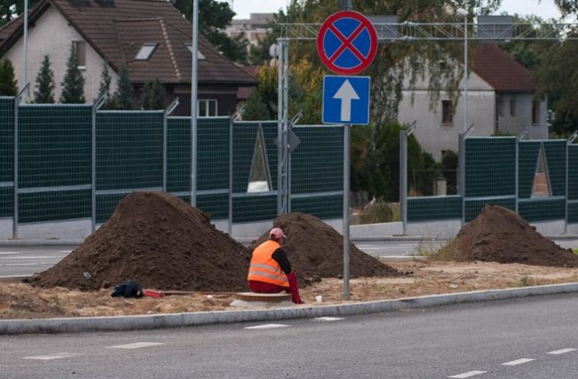 Ekranom dźwiękoszczelnym stawianym w szczerym polu przyjrzy się Najwyższa Izba Kontroli. To m.in. efekt publikacji Rzeczpospolitej, która ujawniła, że przy drogach ekspresowych i autostradach postawiono kilometrów zupełnie niepotrzebnych barier akustycznych.
