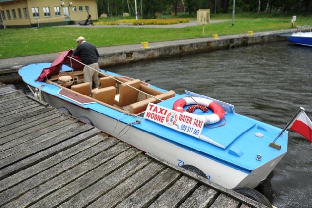 Taxi wodne. Fot. Łukasz Szełemej [Radio Szczecin] Wodna taksówka kursuje po Odrze [ZDJĘCIA]