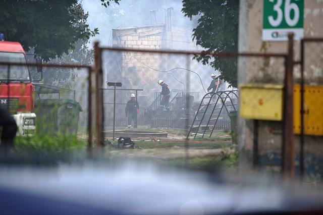 Budynek z mieszkaniami socjalnymi spłonął w Pyrzycach. Fot. Łukasz Szełemej [Radio Szczecin] Pyrzyce: Pożar budynku socjalnego [ZDJĘCIA, WIDEO]