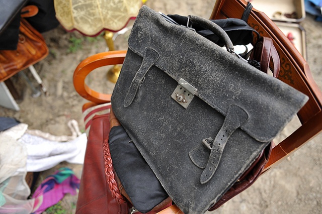 Pchli targ przy ul. Celnej. Fot. Łukasz Szełemej [Radio Szczecin] Pierwszy pchli targ w Szczecinie [ZDJĘCIA]