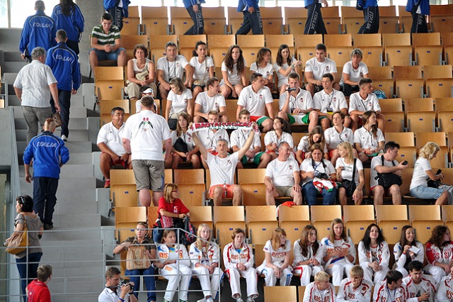 Mistrzostwa Europy w Szczecinie. Ponad dwustu zawodników z 23 krajów powalczy o tytuł najlepszego juniora starego kontynentu w pływaniu z płetwami. Fot. Łukasz Szełemej [Radio Szczecin] ME w Szczecinie. Zawody uroczyście rozpoczęte [ZDJĘCIA]