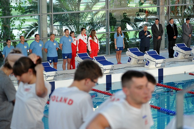 Mistrzostwa Europy w Szczecinie. Ponad dwustu zawodników z 23 krajów powalczy o tytuł najlepszego juniora starego kontynentu w pływaniu z płetwami. Fot. Łukasz Szełemej [Radio Szczecin] ME w Szczecinie. Zawody uroczyście rozpoczęte [ZDJĘCIA]
