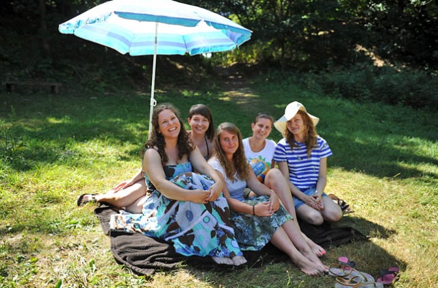 Mieszkańcy Szczecina i okolic często wybierają też plażę nad jeziorem w Blankensee. Fot. Łukasz Szełemej [Radio Szczecin] Ze Szczecina na plażę do Niemiec [ZDJĘCIA]