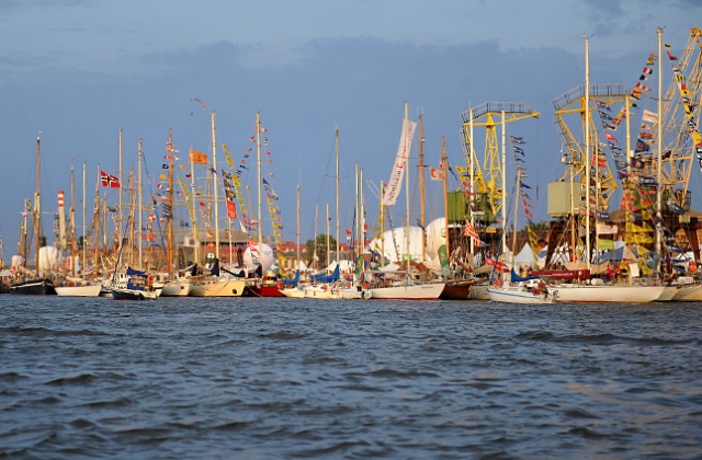 Do kolizji jachtów na Odrze dochodzi podczas finału regat The Tall Ships Races. Fot. Łukasz Szełemej [Radio Szczecin] Korki i stłuczki na... Odrze [ZDJĘCIA, WIDEO]