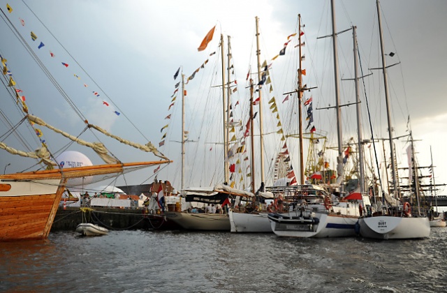 Do kolizji jachtów na Odrze dochodzi podczas finału regat The Tall Ships Races. Fot. Łukasz Szełemej [Radio Szczecin] Korki i stłuczki na... Odrze [ZDJĘCIA, WIDEO]