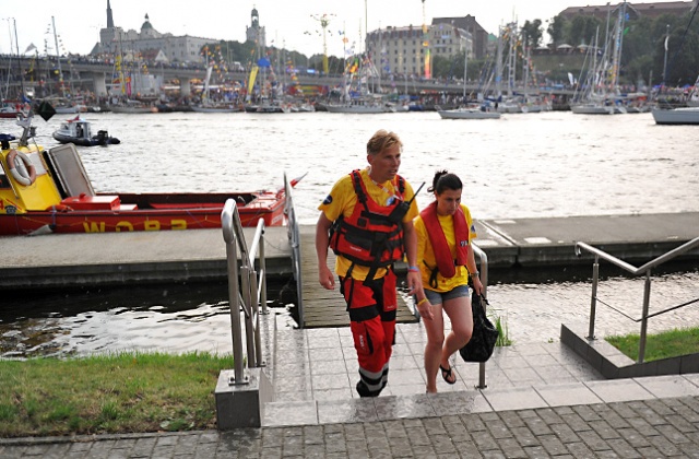 Do kolizji jachtów na Odrze dochodzi podczas finału regat The Tall Ships Races. Fot. Łukasz Szełemej [Radio Szczecin] Korki i stłuczki na... Odrze [ZDJĘCIA, WIDEO]