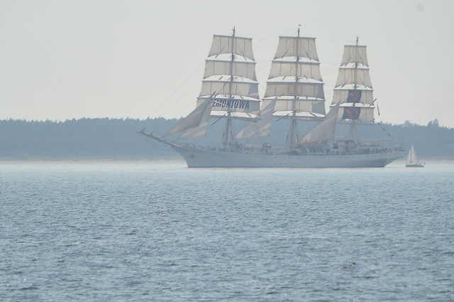 Parada żaglowców na Bałtyku to ostatni punkt tegorocznego finału regat The Tall Ships Races. Fot. Łukasz Szełemej [Radio Szczecin] Wielki finał na pełnym morzu [ZDJĘCIA, WIDEO]