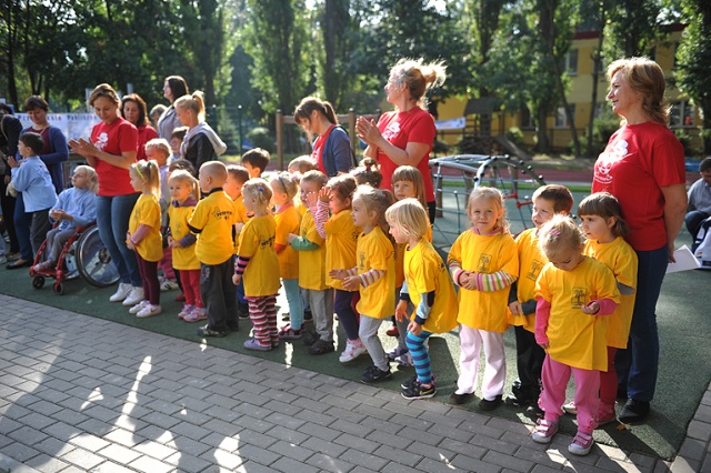 Przedszkolna Mini Paraolimpiada. Fot. Łukasz Szełemej [Radio Szczecin] Dla tych dzieci nie ma barier [ZDJĘCIA]